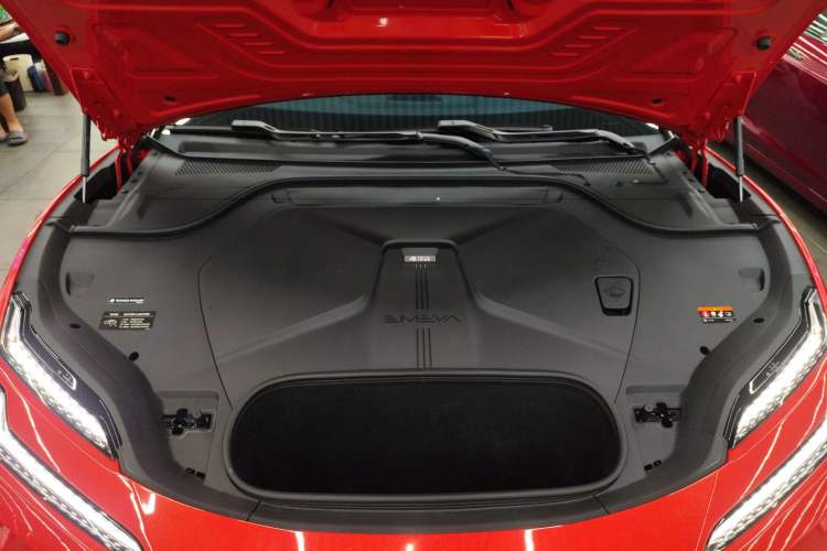 Used Lotus EMEYA 2024 EMEYA S+ Engine Bay