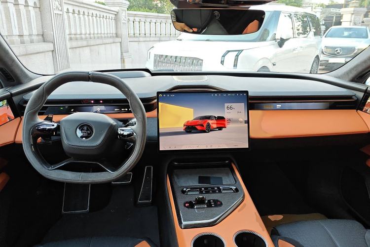 Used Lotus EMEYA 2024 EMEYA R+ Interior 2