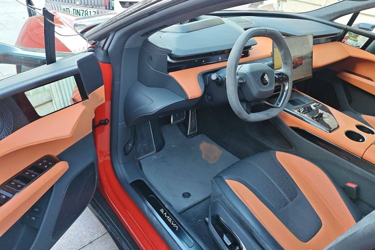 Used Lotus EMEYA 2024 EMEYA R+ Interior 3