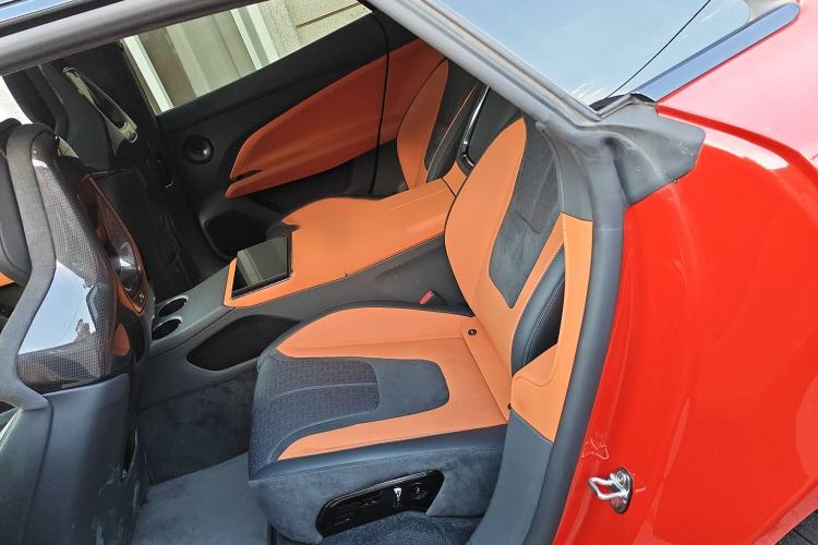 Used Lotus EMEYA 2024 EMEYA R+ Interior 4