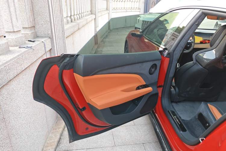 Used Lotus EMEYA 2024 EMEYA R+ Interior 8