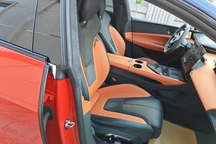 Used Lotus EMEYA 2024 EMEYA R+ Right Front Seat