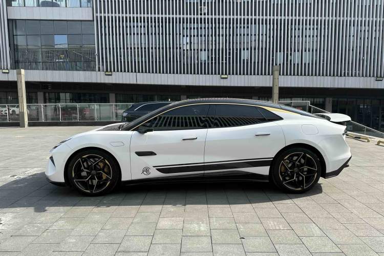 Used Lotus EMEYA 2024 EMEYA L+ Exterior 8