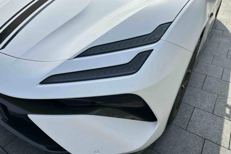 Used Lotus EMEYA 2024 EMEYA L+ Exterior 9