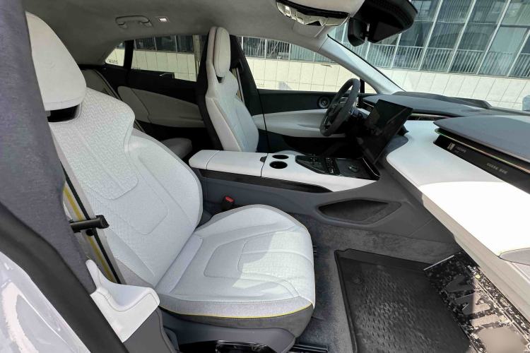 Used Lotus EMEYA 2024 EMEYA L+ Interior 1