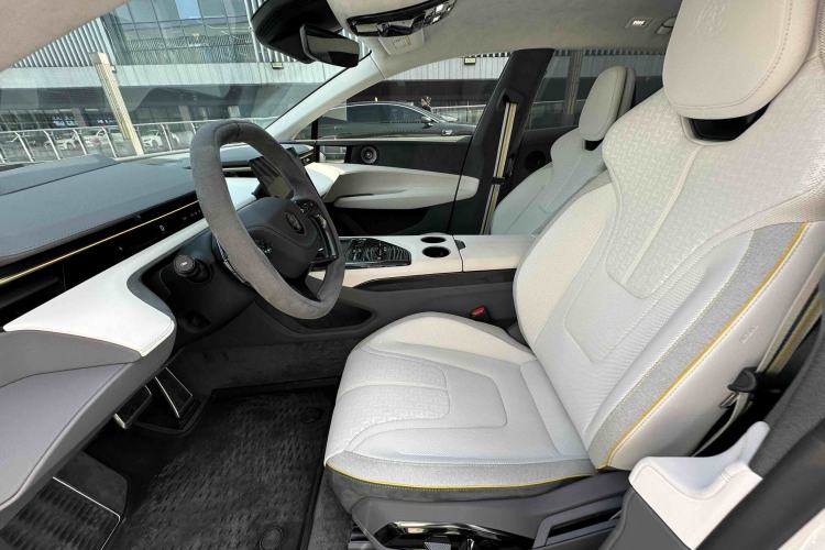 Used Lotus EMEYA 2024 EMEYA L+ Interior 11