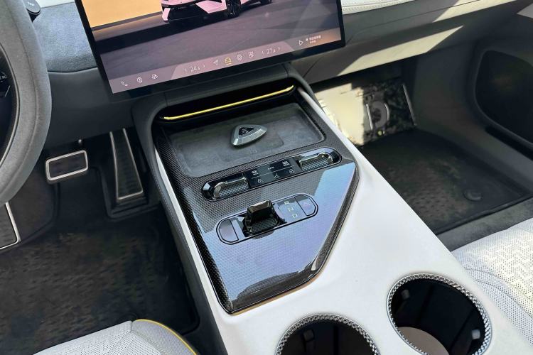 Used Lotus EMEYA 2024 EMEYA L+ Interior 9