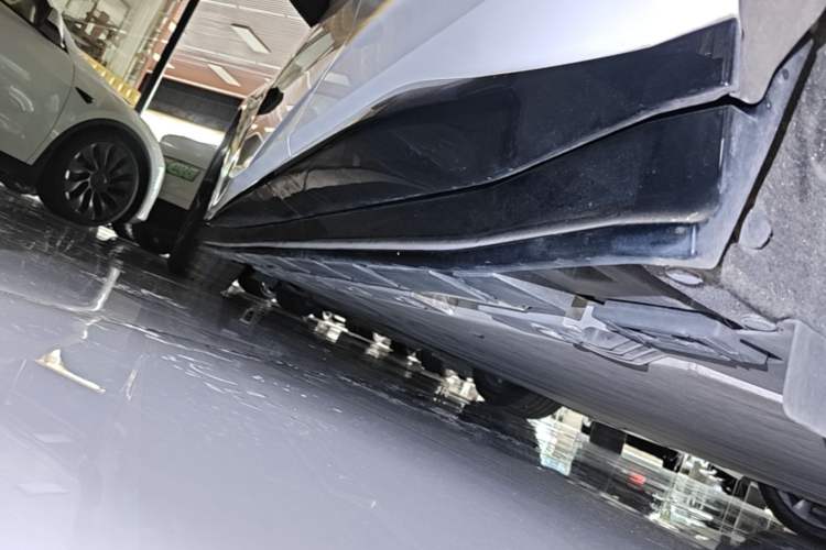 Used Lotus EMEYA 2024 EMEYA L+ Left Side Sill
