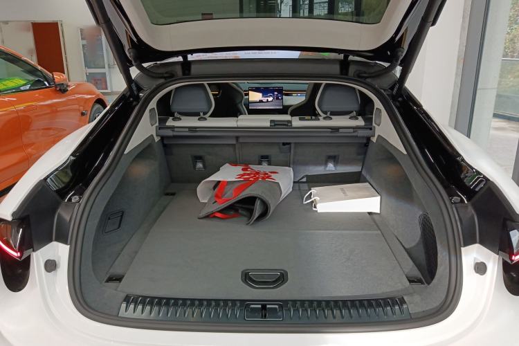 Used Lotus EMEYA 2024 EMEYA L+ Trunk
