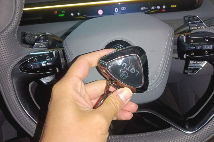 Used Lotus EMEYA 2024 EMEYA S+ Interior 1