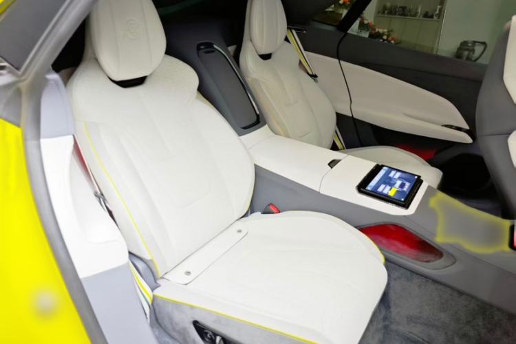 Used Lotus EMEYA 2024 EMEYA S+ Interior 3