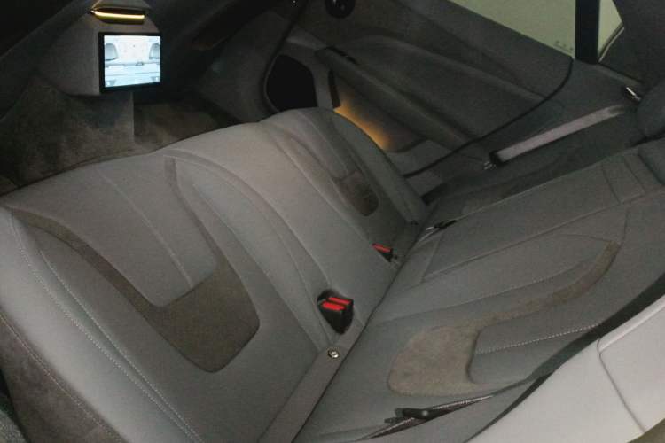 Used Lotus EMEYA 2024 EMEYA S+ Interior 4
