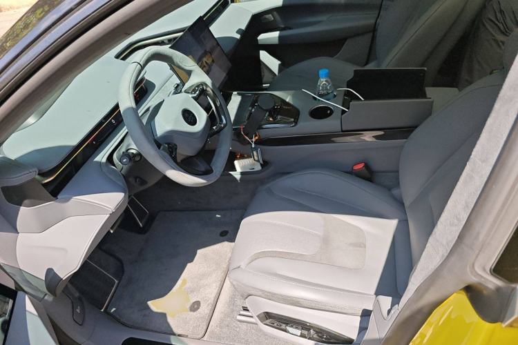 Used Lotus EMEYA 2024 EMEYA R+ Left Front Seat