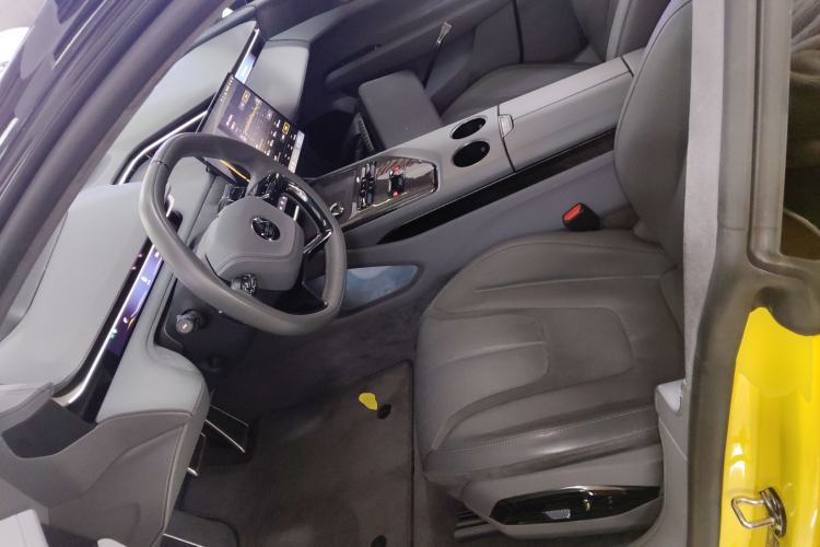 Used Lotus EMEYA 2024 EMEYA S+ Left Front Seat