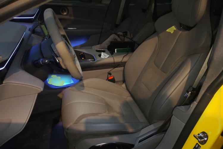 Used Lotus EMEYA 2024 EMEYA R+ Left Front Seat