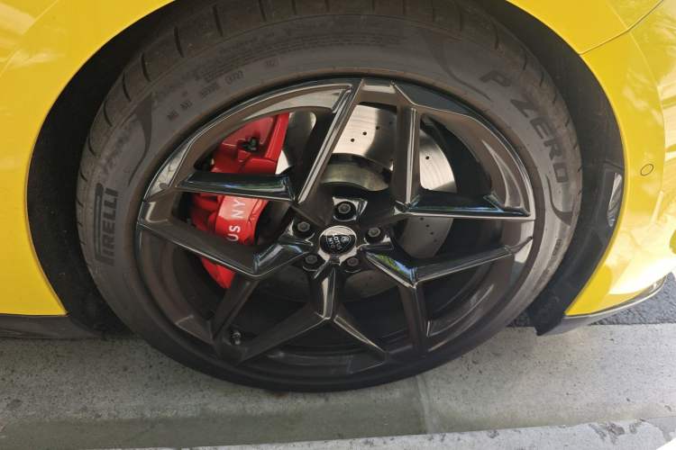Used Lotus EMEYA 2024 EMEYA R+ Right Front Wheel Hub