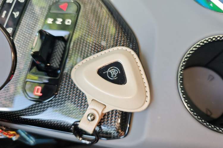 Used Lotus EMEYA 2024 EMEYA R+ Vehicle Key