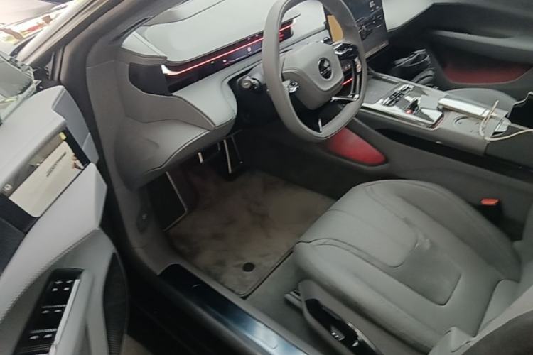 Used Lotus EMEYA 2025 600 Luxury Edition Driver Seat