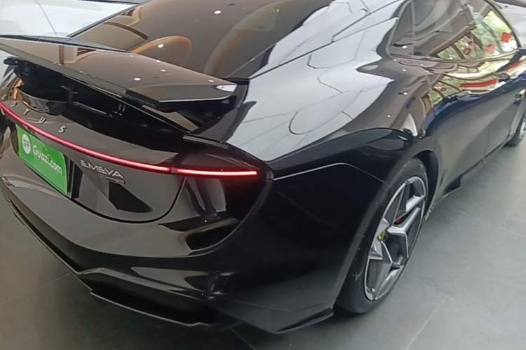 Used Lotus EMEYA 2025 600 Luxury Edition Exterior 3