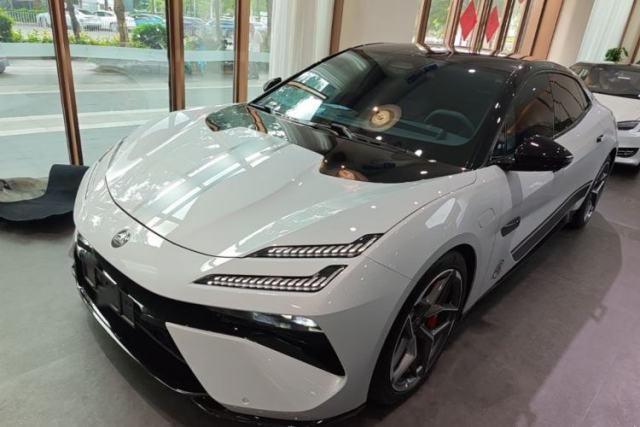 Used Lotus EMEYA 2025 600 Touring Edition