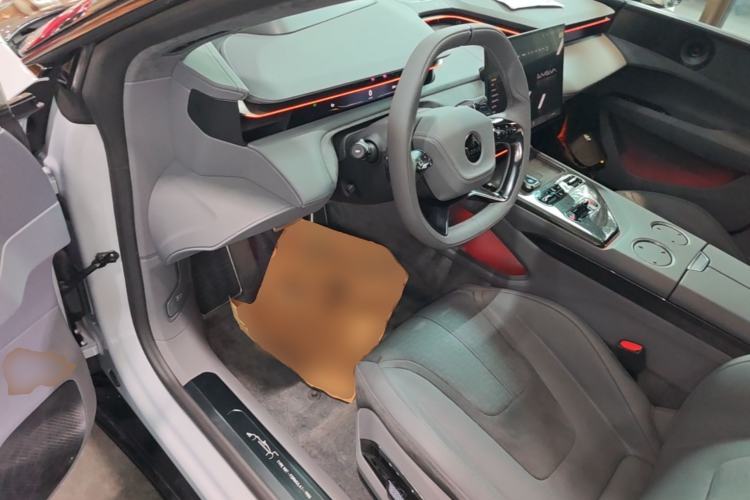 Used Lotus EMEYA 2025 600 Touring Edition Driver Seat