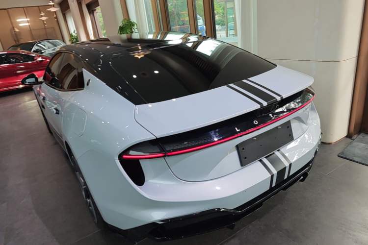 Used Lotus EMEYA 2025 600 Touring Edition Exterior 2