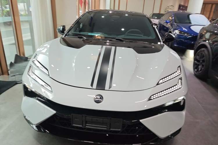 Used Lotus EMEYA 2025 600 Touring Edition Front