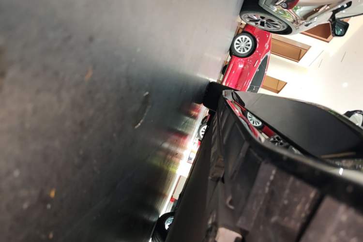Used Lotus EMEYA 2025 600 Touring Edition Left Side Sill