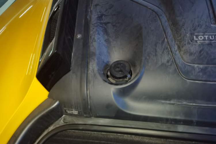 Used Lotus EMIRA 2023 2.0T First Edition Engine Bay Right