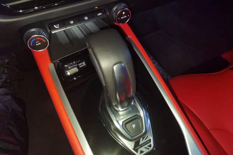 Used Lotus EMIRA 2023 2.0T First Edition Gear Lever