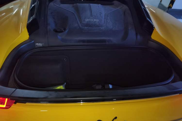Used Lotus EMIRA 2023 2.0T First Edition Trunk