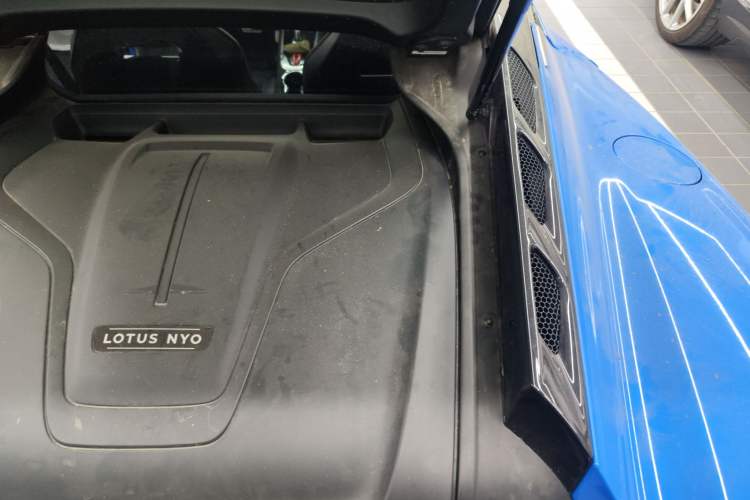Used Lotus EMIRA 2021 2.0T DCT First Edition Engine Bay Left