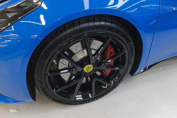 Used Lotus EMIRA 2021 2.0T DCT First Edition Left Front Wheel Hub