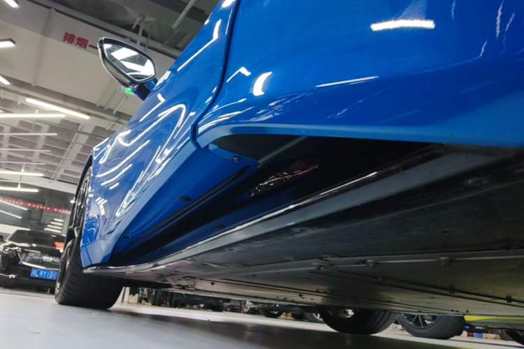 Used Lotus EMIRA 2021 2.0T DCT First Edition Left Side Sill