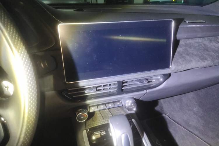 Used Lotus EMIRA 2021 2.0T DCT First Edition Audio And AC Panel