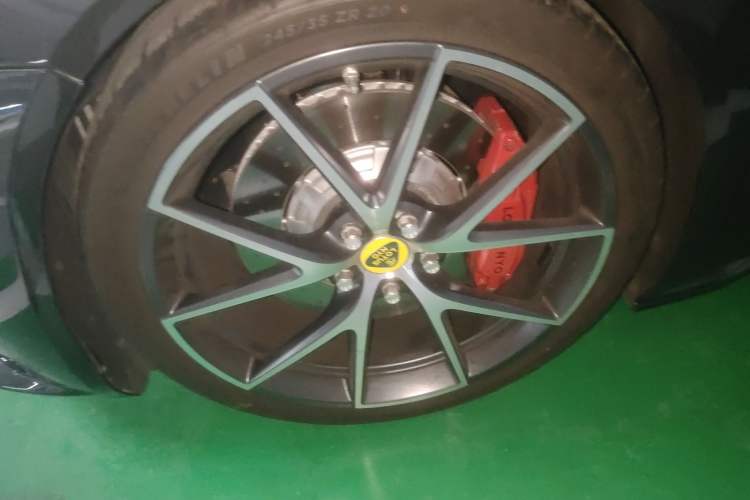 Used Lotus EMIRA 2021 2.0T DCT First Edition Left Front Wheel Hub