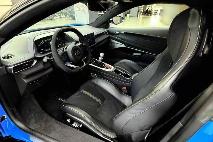Used Lotus EMIRA 2022 3.5T V6 Manual First Edition Interior 3