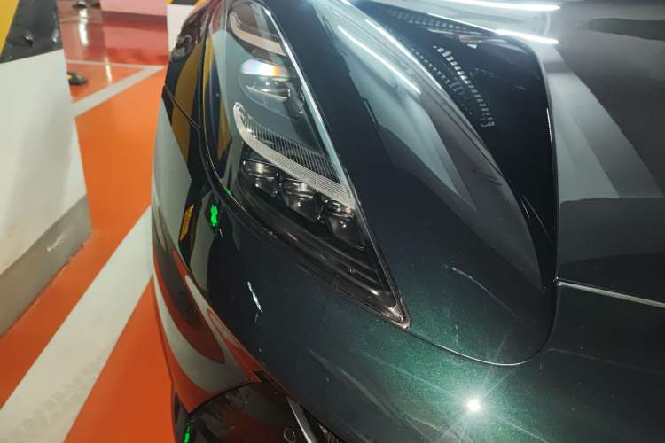 Used Lotus EMIRA 2022 3.5T V6 Manual First Edition Right Front Headlight