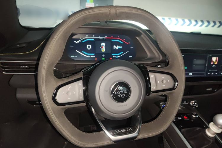 Used Lotus EMIRA 2022 3.5T V6 Manual First Edition Steering Wheel