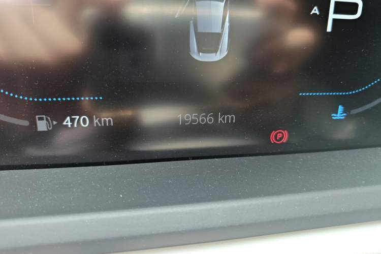 Used Lotus EMIRA  Odometer Close Up