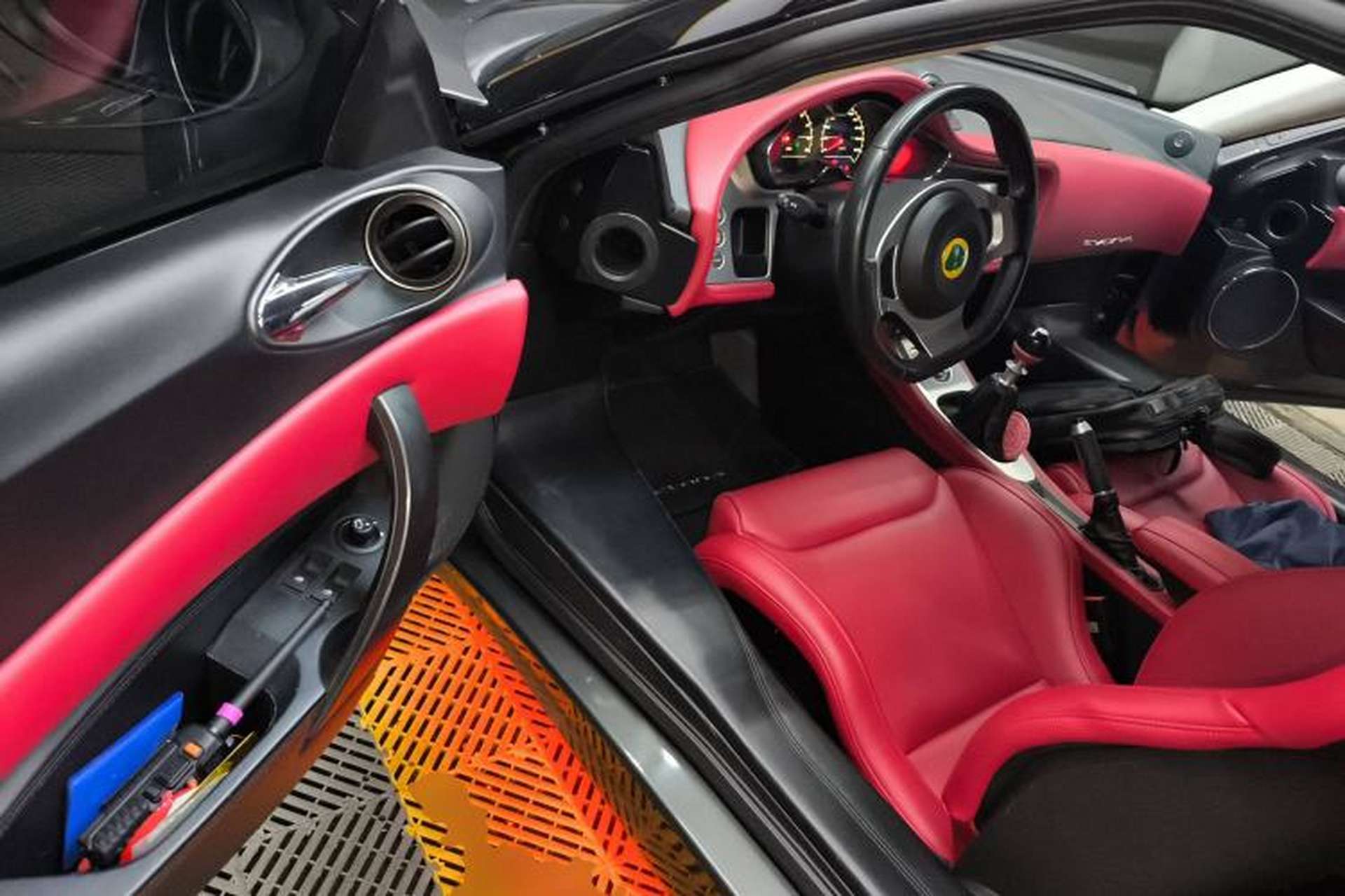 Used Lotus Evora 2011 3.5 V6 Four-Seat Standard Edition Driver Seat