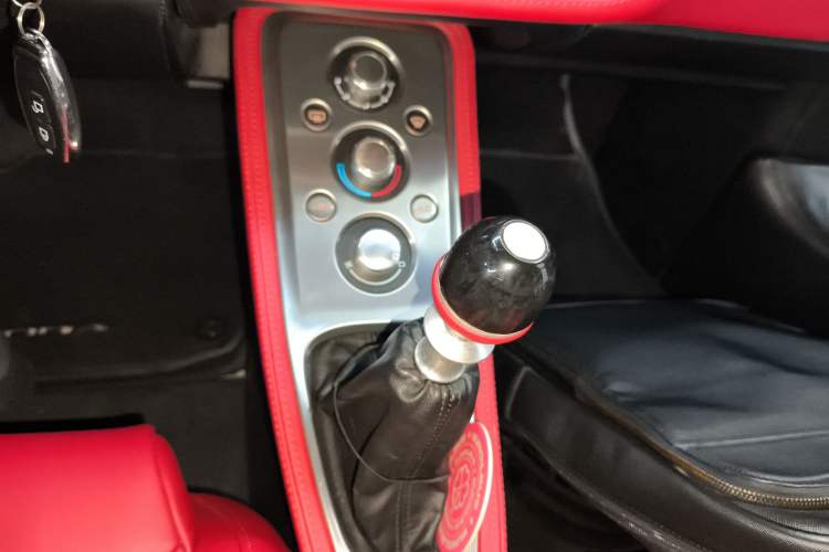 Used Lotus Evora 2011 3.5 V6 Four-Seat Standard Edition Gear Lever