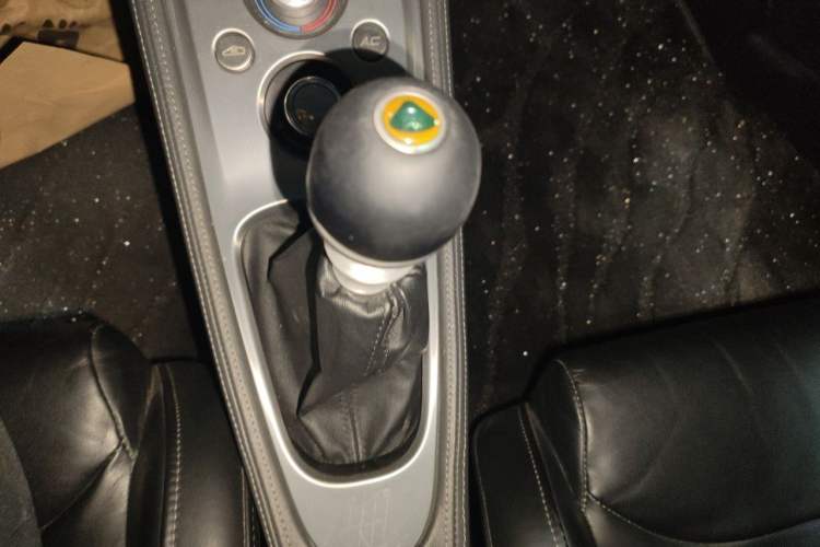 Used Lotus Evora 2011 3.5 V6 Four-Seat Sport Edition Gear Lever