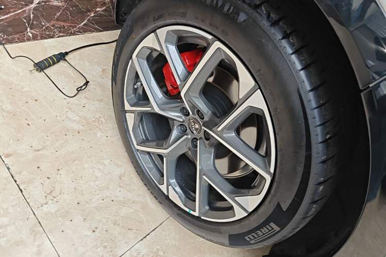 Used Lotus FOR ME 2026 Model For Me Right Rear Wheel Hub