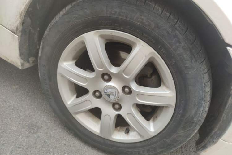 Used Lotus Joy 2009 1.6L Automatic Fashion Edition Right Front Wheel Hub