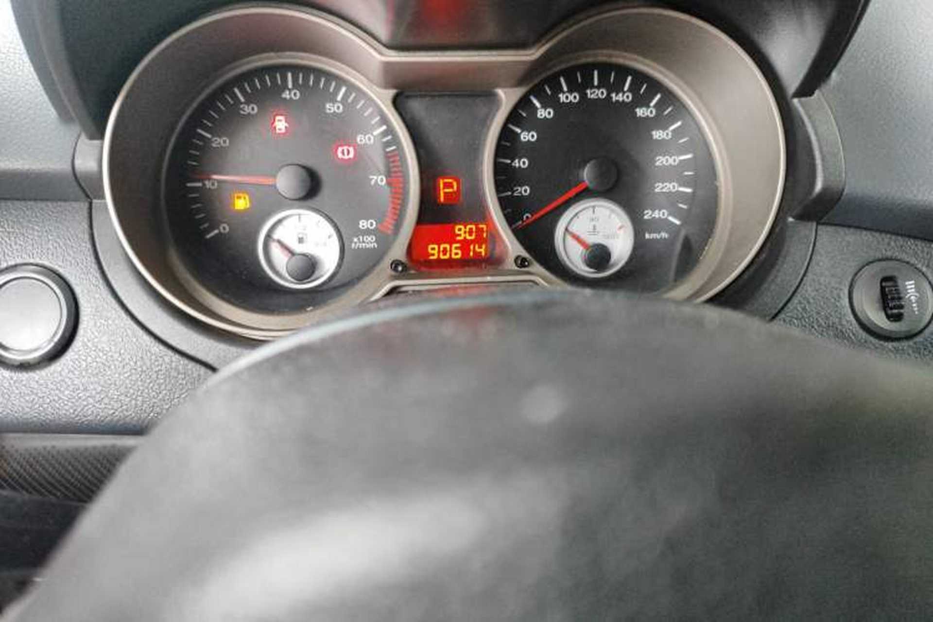Used Lotus L3 2009 1.6L Automatic Fashion Edition Odometer Close Up
