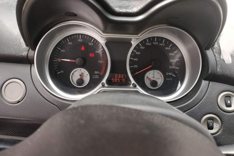 Used Lotus L3 2009 1.6L Manual Fashion Model Odometer Close Up