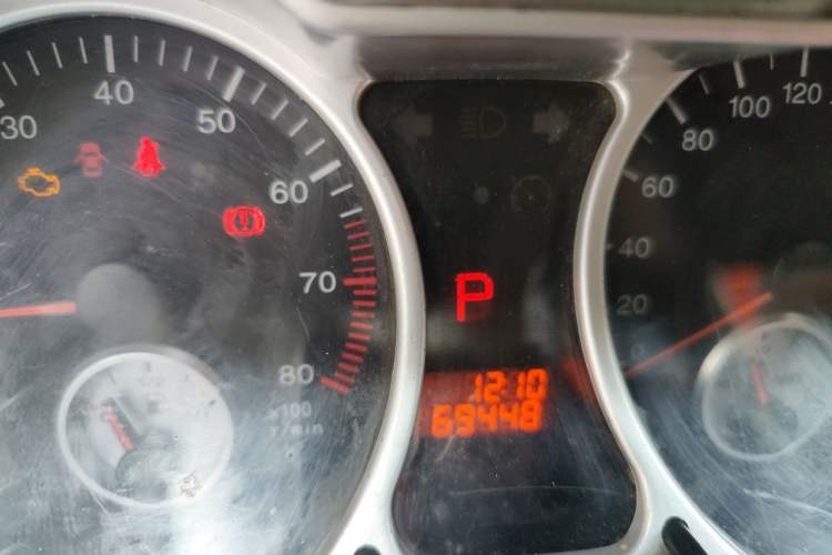 Used Lotus L3 2009 1.6L Automatic Fashion Edition Odometer Close Up