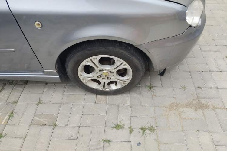 Used Lotus L3 2009 1.6L Automatic Fashion Edition Right Front Wheel Hub