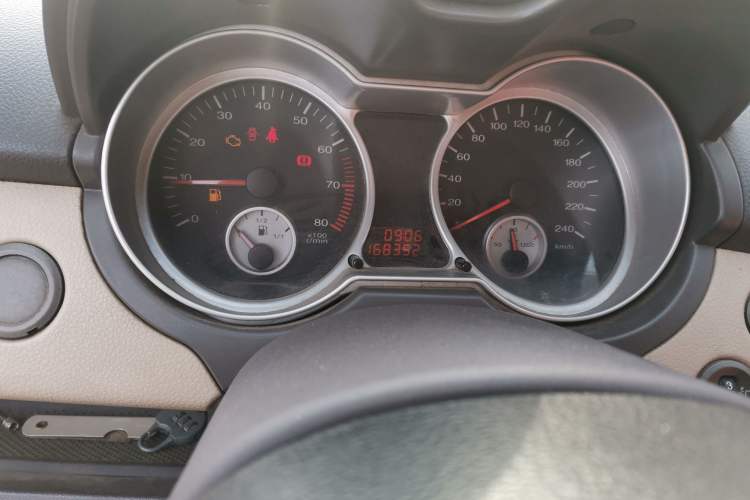 Used Lotus L3 2009 1.6L Manual Fashion Model Odometer Close Up